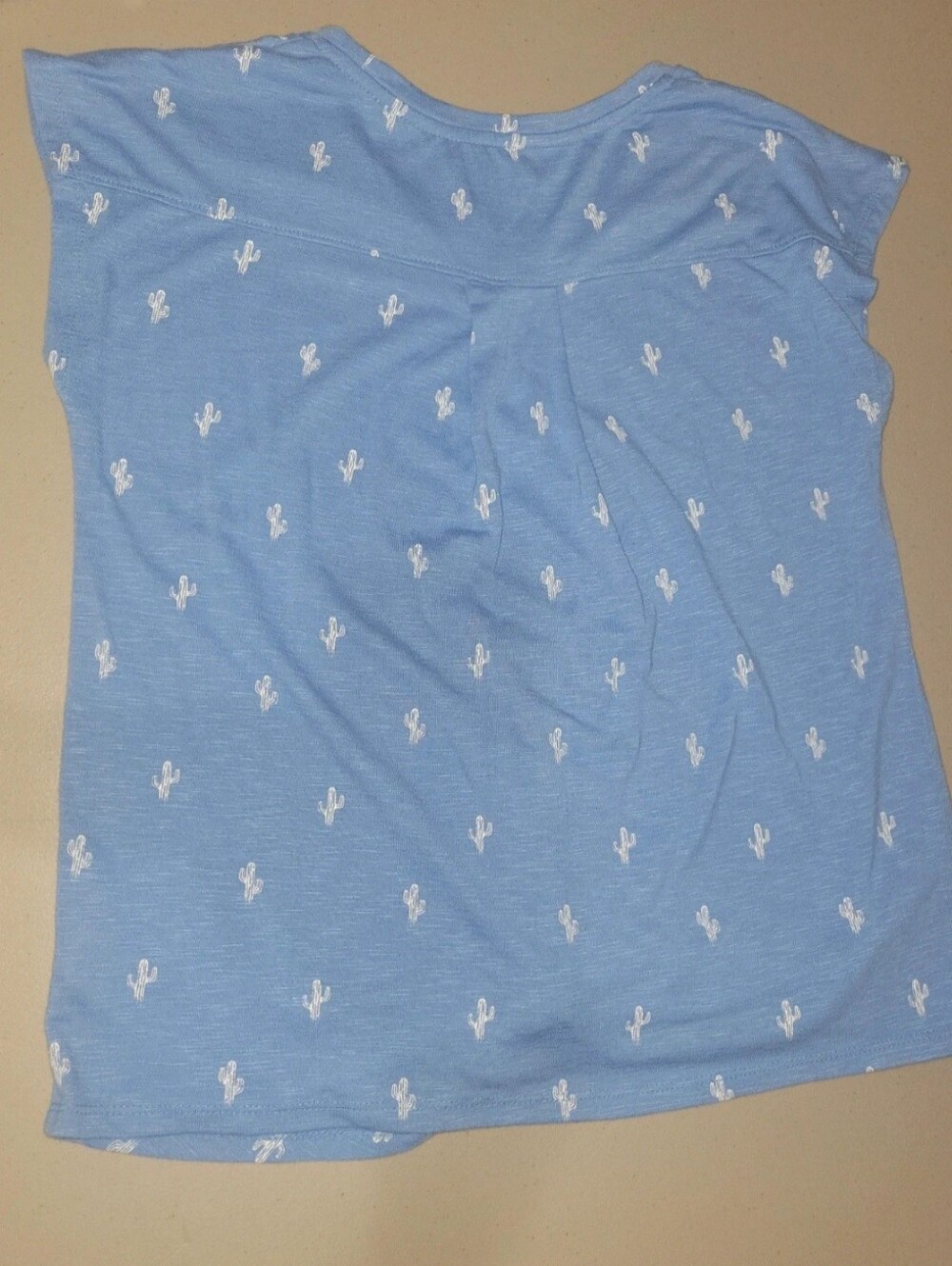 IZOD Light Blue Cactus Twist Front Top Knot Front Twist Hem T Shirt